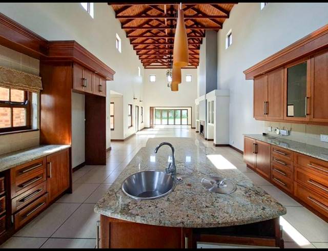 5 BEDROOM PROPERTY TO RENT IN MIDSTREAM ESTATE